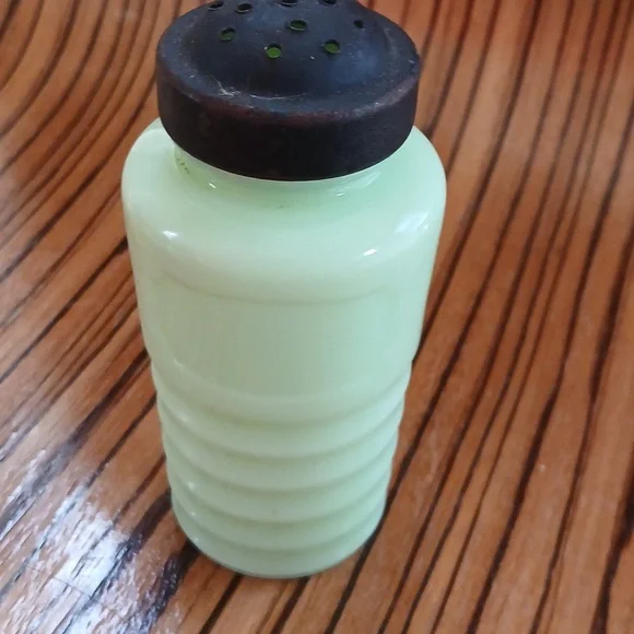 Vintage Jeanette Jadeite Green Beehive (1) Spice Jar Mid Century Kitchen - Picture 5 of 6